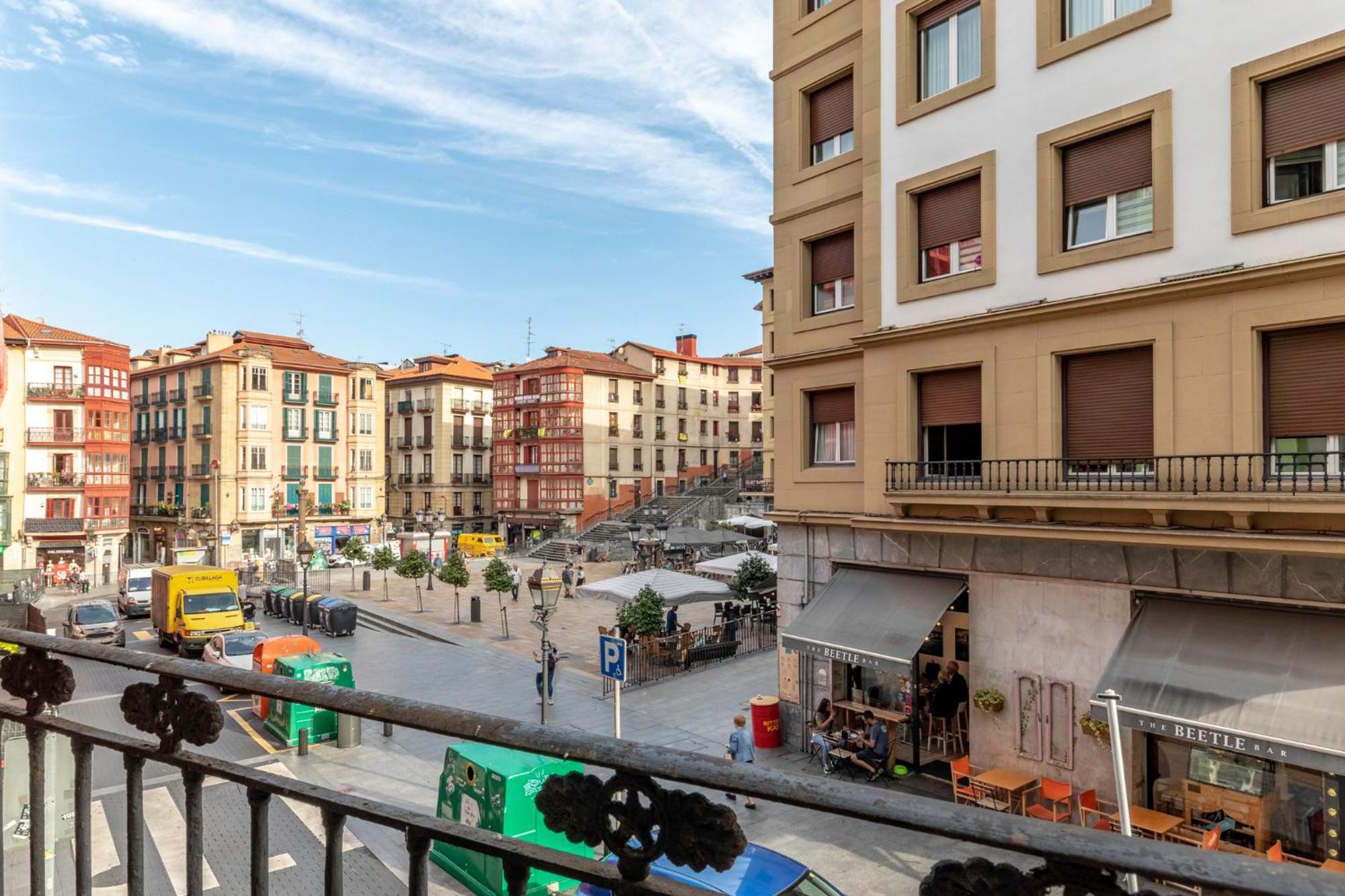 Plaza Unamuno - Casco Viejo - Parking Opcional Bilbao Exterior foto